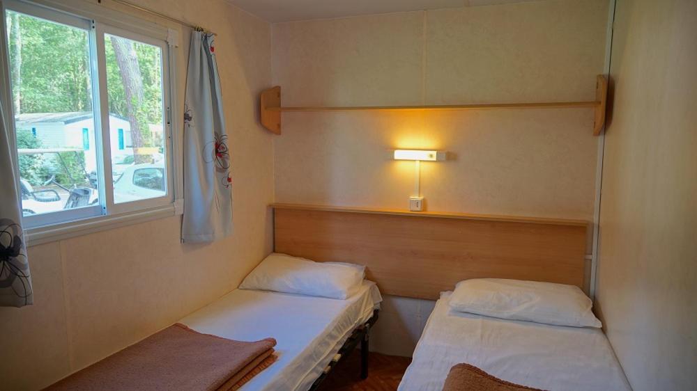 Hotel Les Pins De La Coubre Les Mathes Zimmer foto